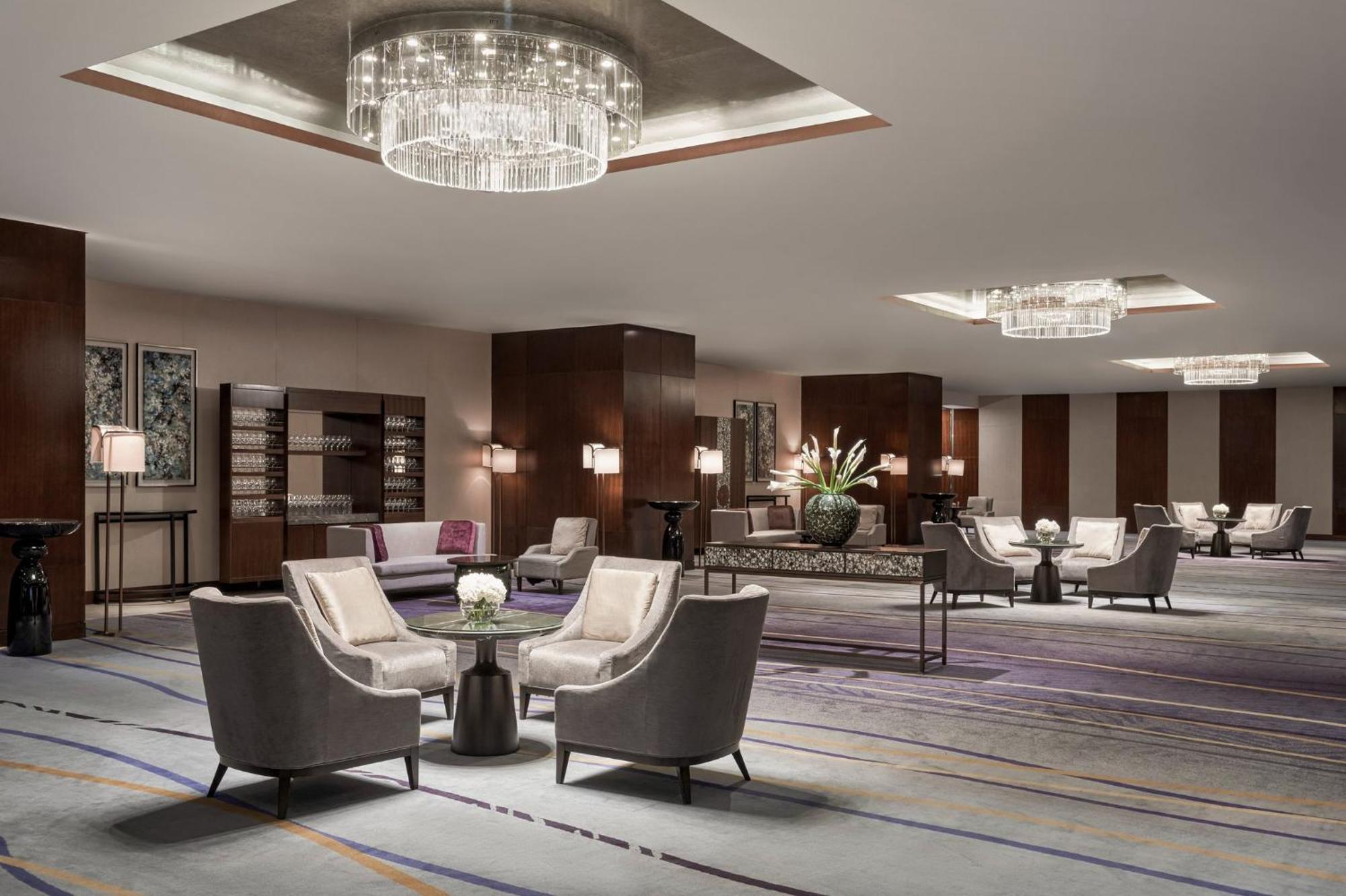 Intercontinental Hanoi Landmark72 By Ihg Exterior photo
